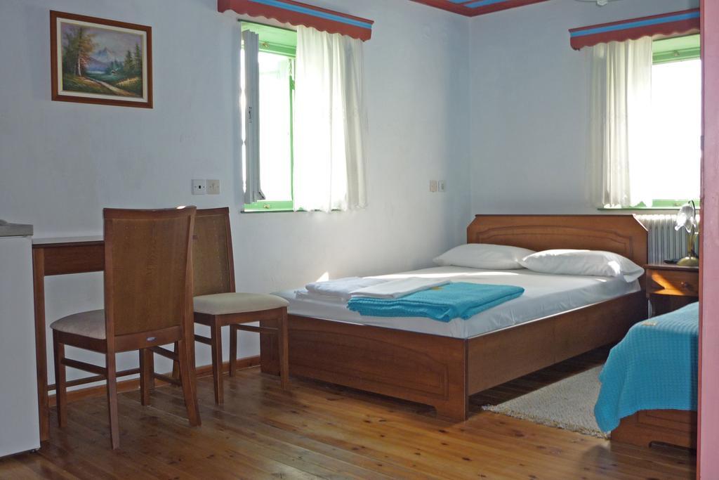 Guesthouse Iro Папигко Екстериор снимка